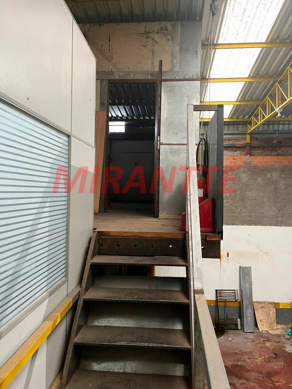 Galpao de 250m² em Parque Casa De Pedra