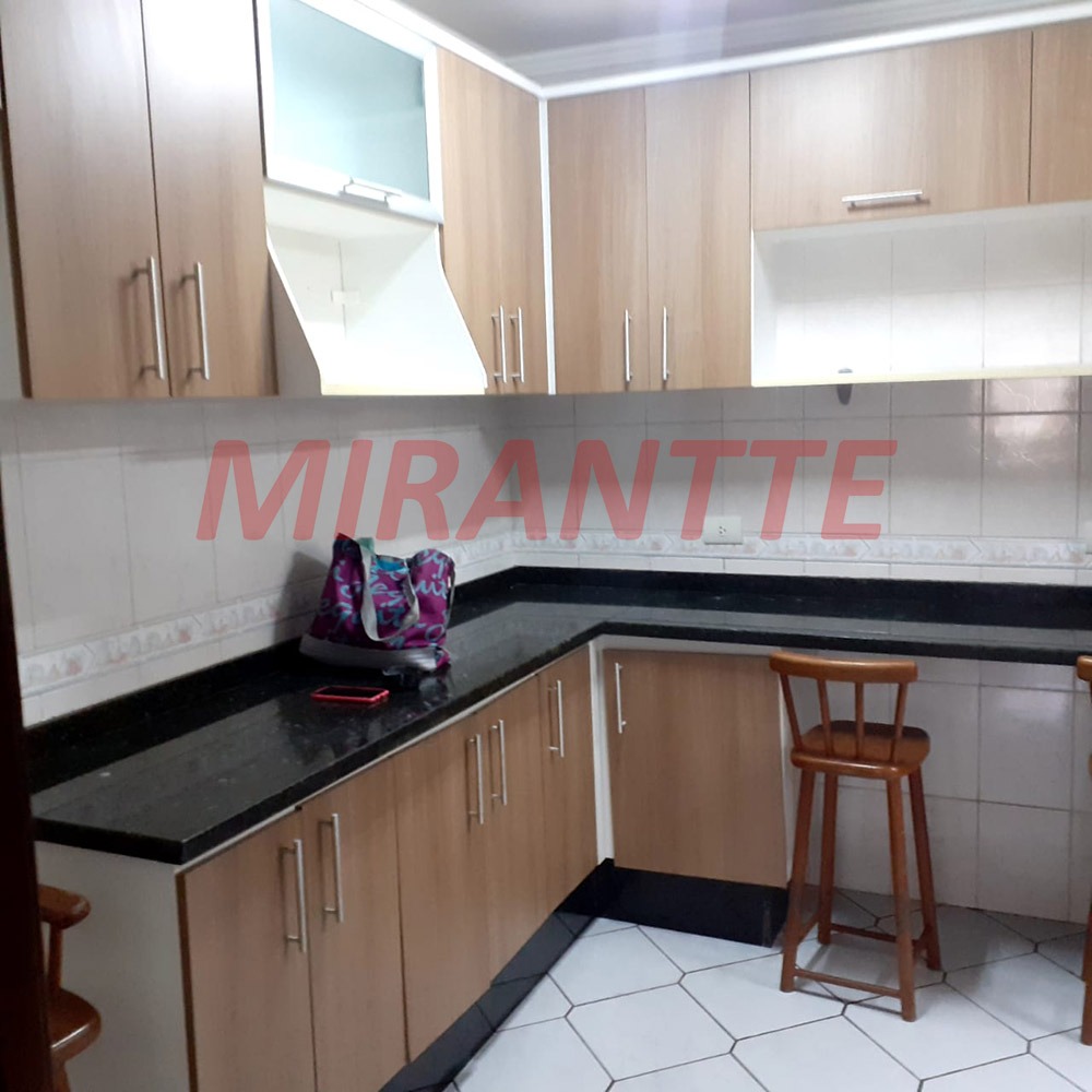 Sobrado de 150m² com 2 quartos em Santa Teresinha