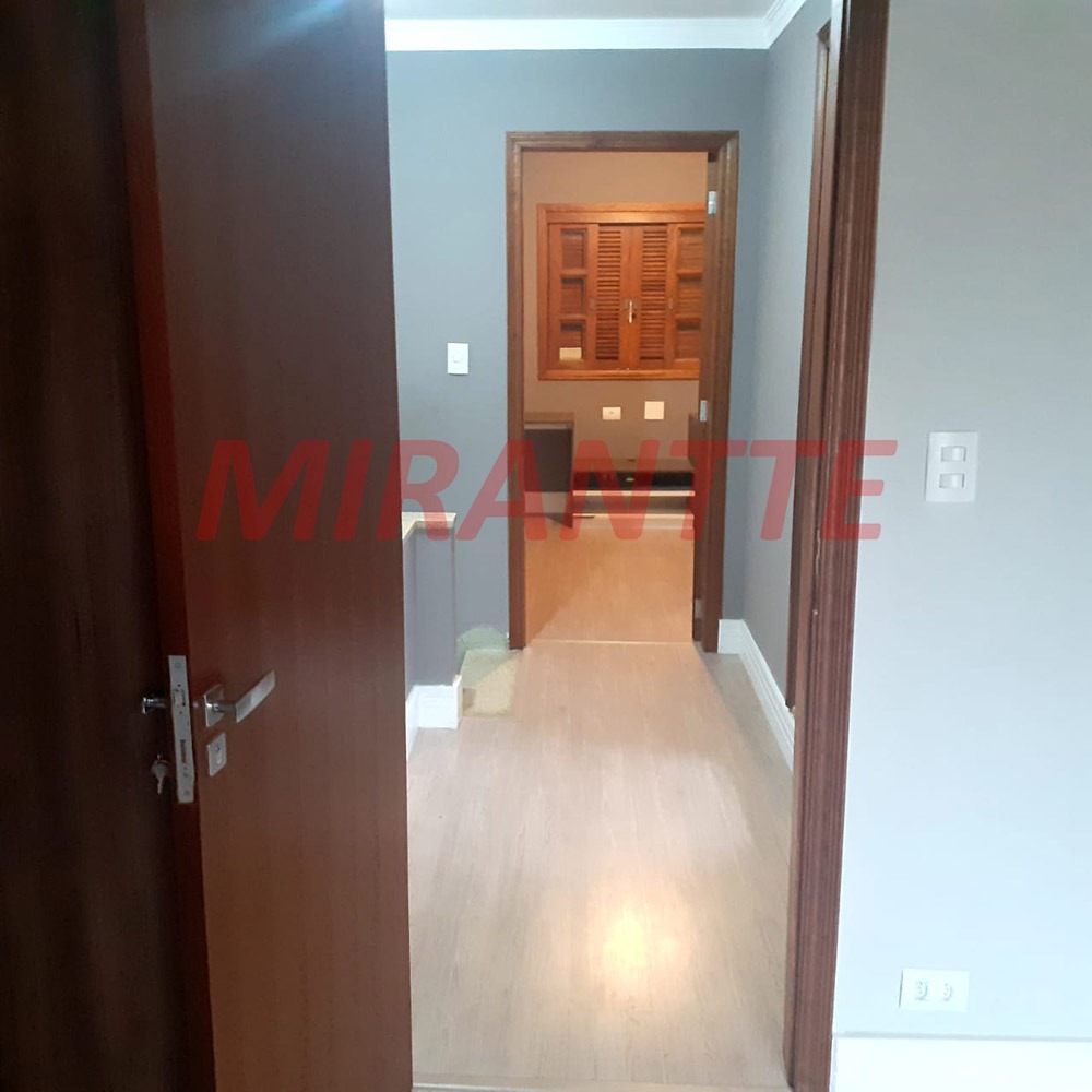 Sobrado de 150m² com 2 quartos em Santa Teresinha