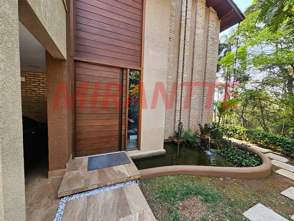 Cond. fechado de 500m² com 5 quartos em Roseira