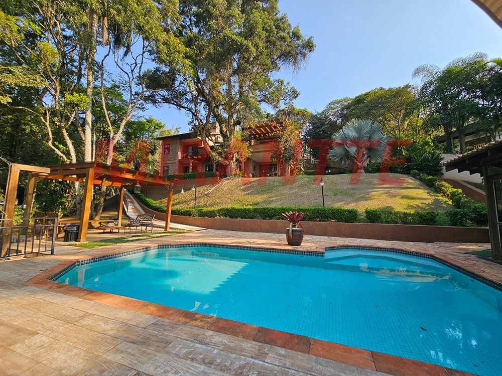 Cond. fechado de 500m² com 5 quartos em Roseira