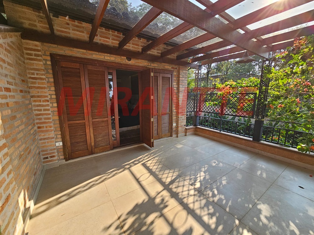 Cond. fechado de 500m² com 5 quartos em Roseira