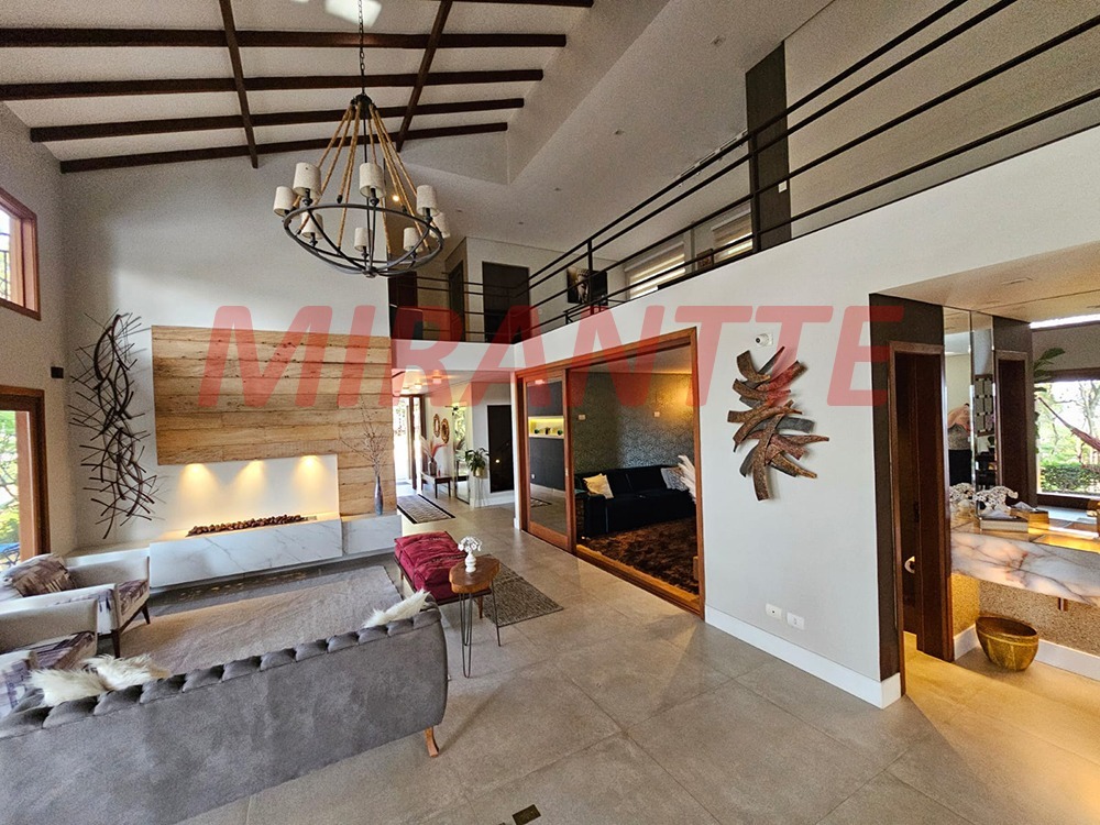 Cond. fechado de 500m² com 5 quartos em Roseira
