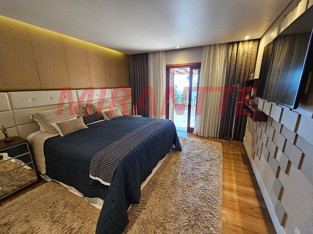 Cond. fechado de 500m² com 5 quartos em Roseira