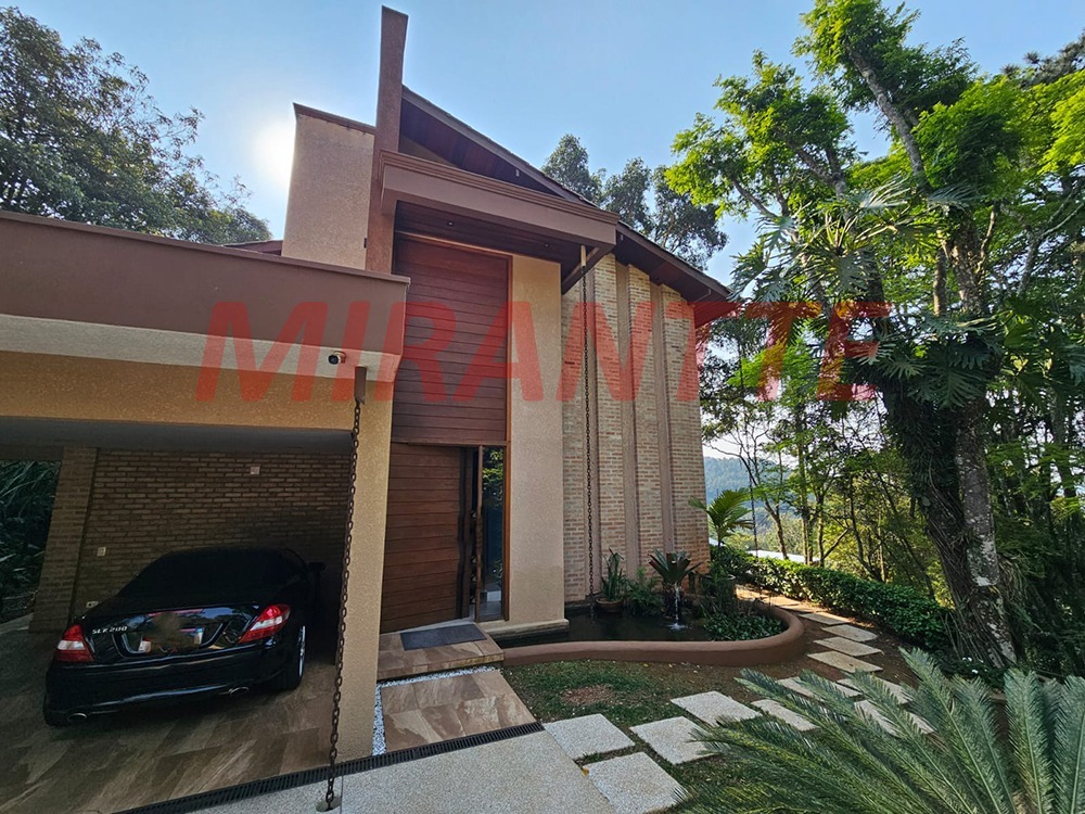 Cond. fechado de 500m² com 5 quartos em Roseira