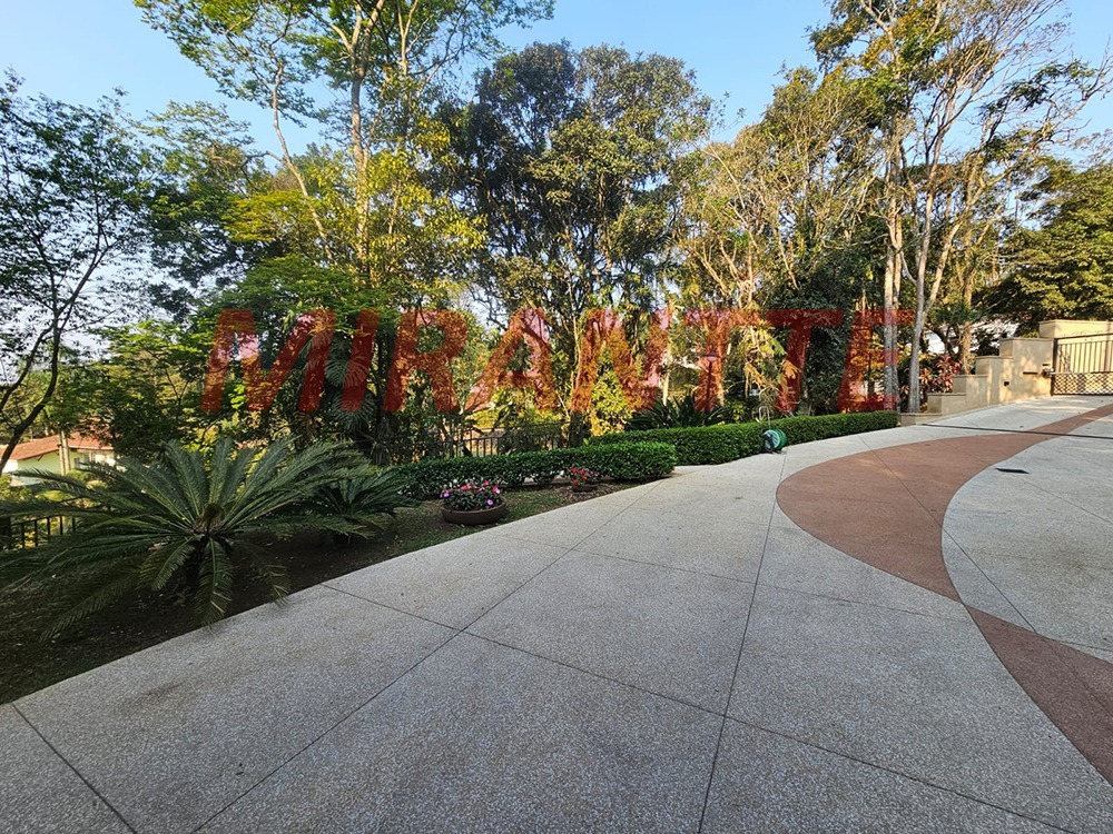 Cond. fechado de 500m² com 5 quartos em Roseira