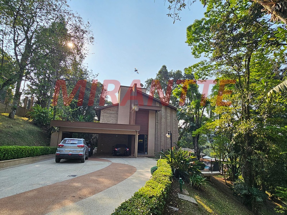 Cond. fechado de 500m² com 5 quartos em Roseira