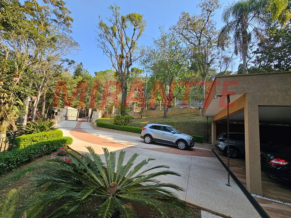 Cond. fechado de 500m² com 5 quartos em Roseira