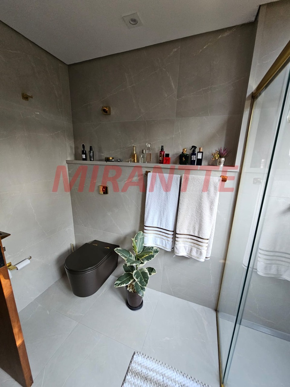 Cond. fechado de 500m² com 5 quartos em Roseira
