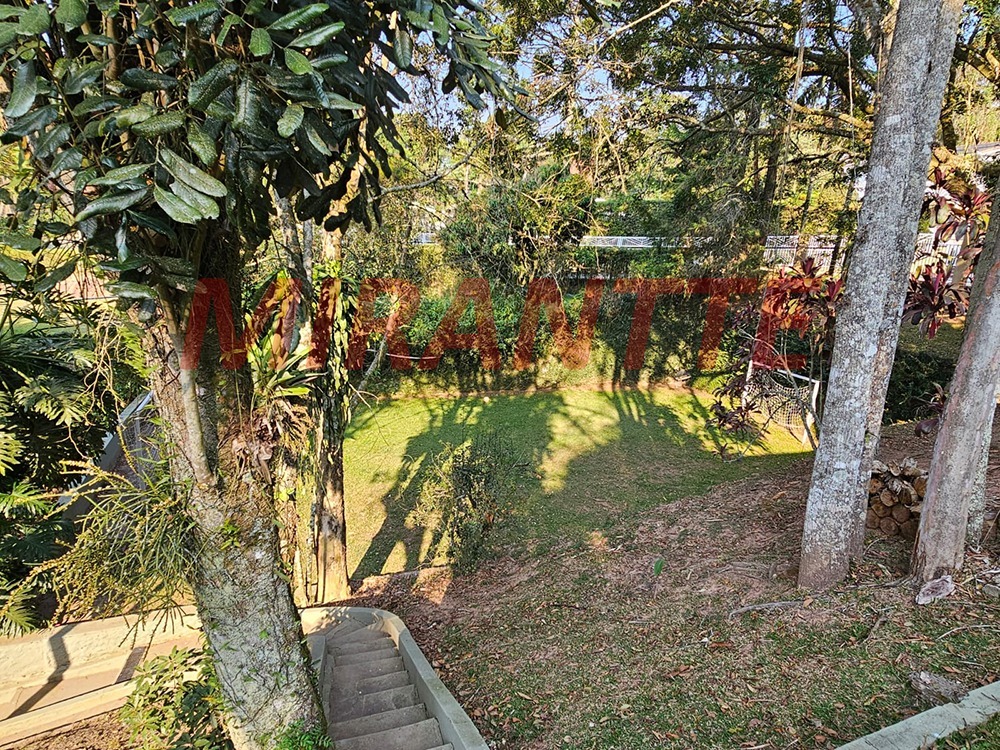Cond. fechado de 500m² com 5 quartos em Roseira