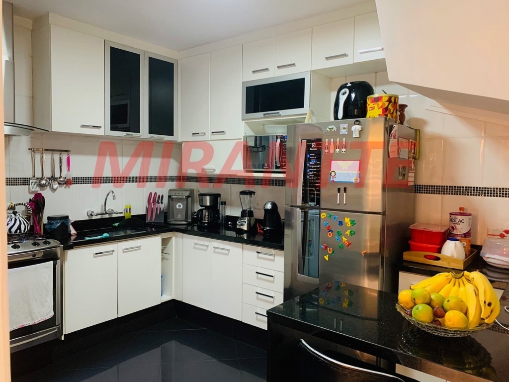 Cond. fechado de 130m² com 3 quartos em Chora Menino