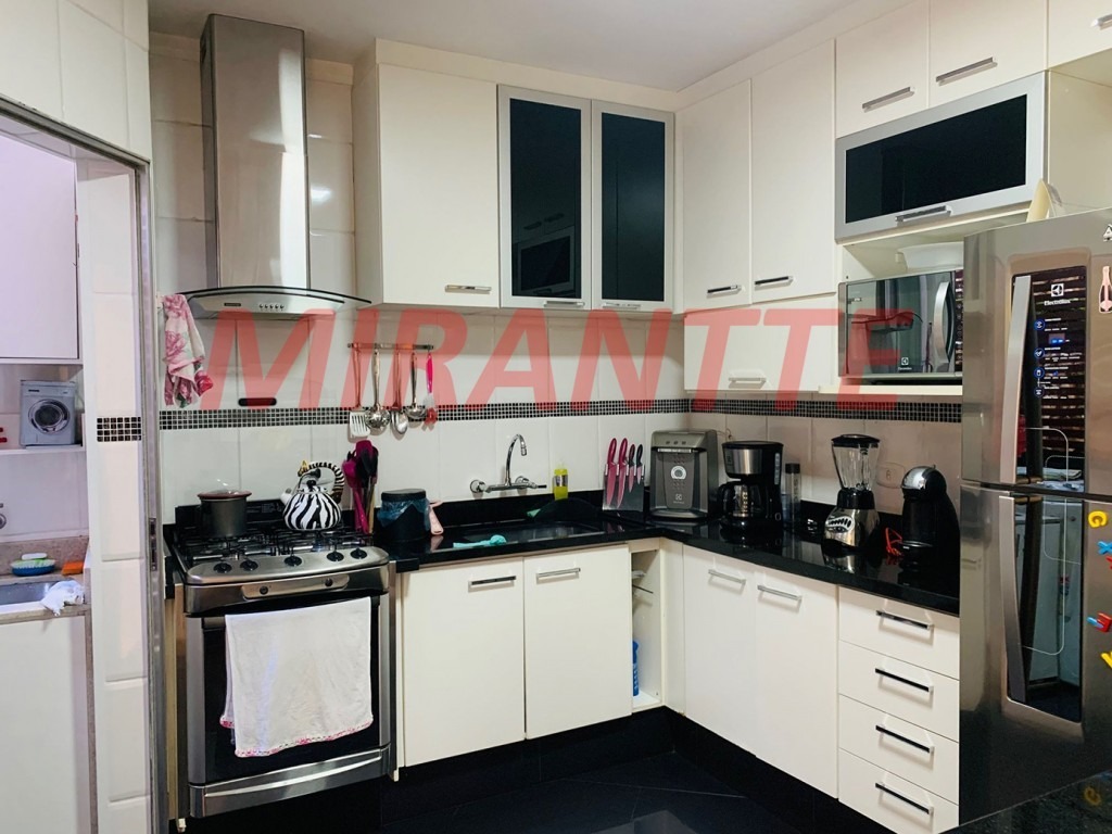 Cond. fechado de 130m² com 3 quartos em Chora Menino