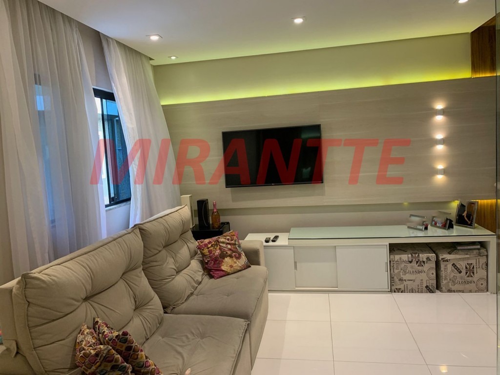 Cond. fechado de 130m² com 3 quartos em Chora Menino