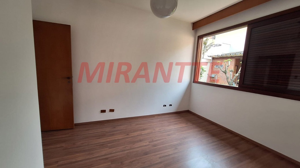 Sobrado de 332m² com 4 quartos em Jardim São Bento