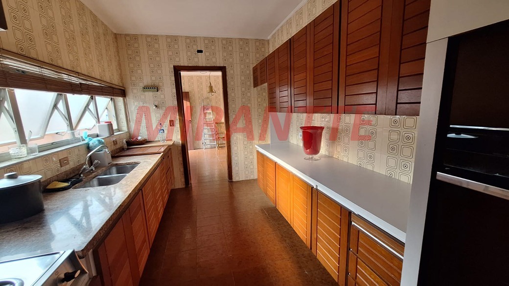Sobrado de 332m² com 4 quartos em Jardim São Bento
