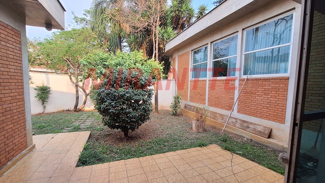 Sobrado de 332m² com 4 quartos em Jardim São Bento