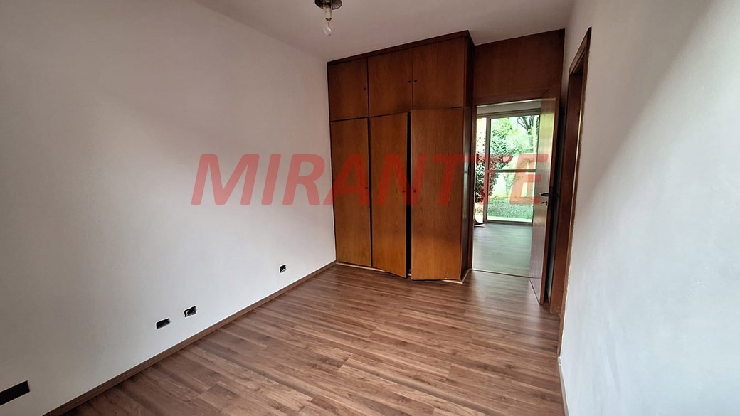 Sobrado de 332m² com 4 quartos em Jardim São Bento