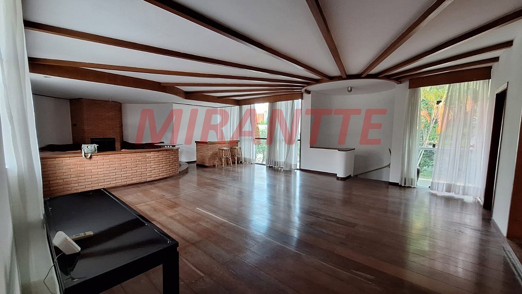 Sobrado de 332m² com 4 quartos em Jardim São Bento