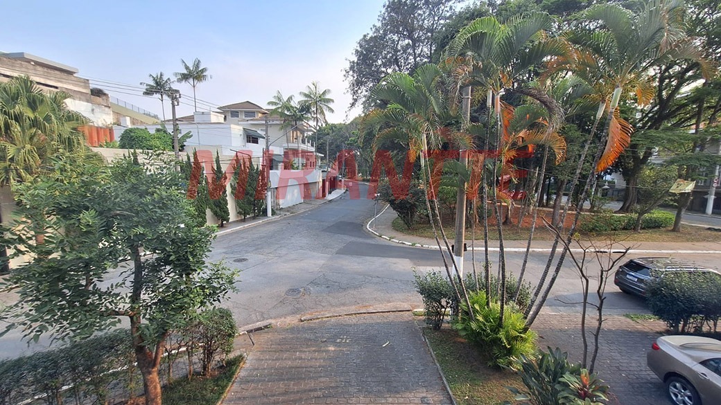 Sobrado de 332m² com 4 quartos em Jardim São Bento