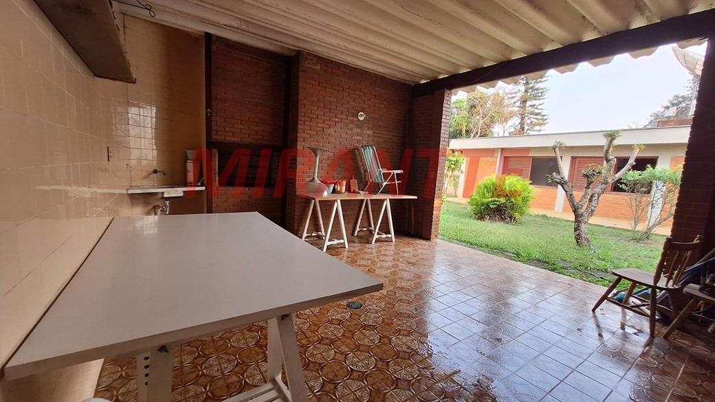 Sobrado de 332m² com 4 quartos em Jardim São Bento