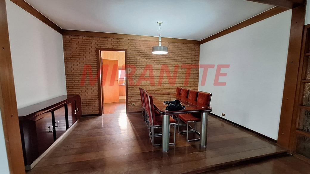 Sobrado de 332m² com 4 quartos em Jardim São Bento