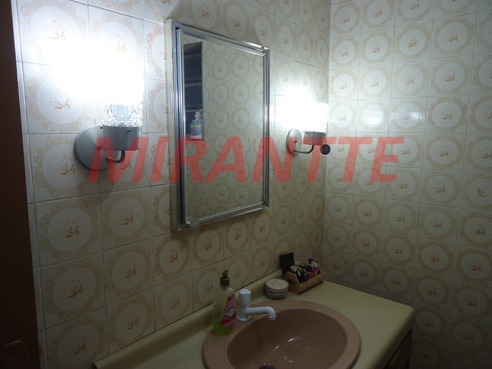 Sobrado de 227m² com 3 quartos em Santana