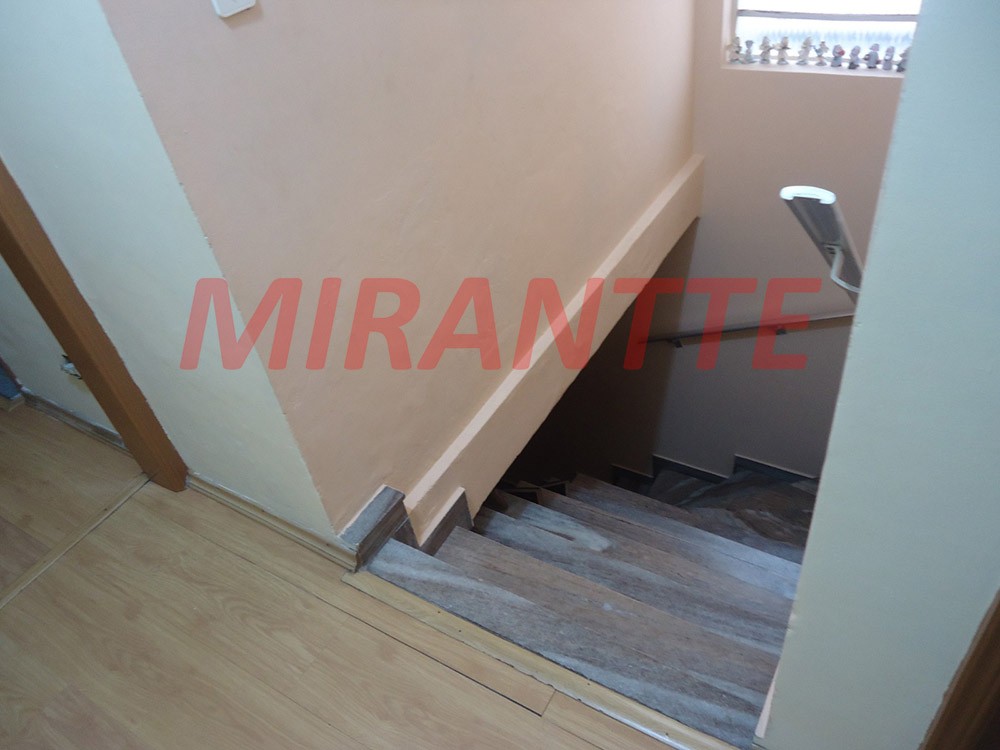 Sobrado de 227m² com 3 quartos em Santana