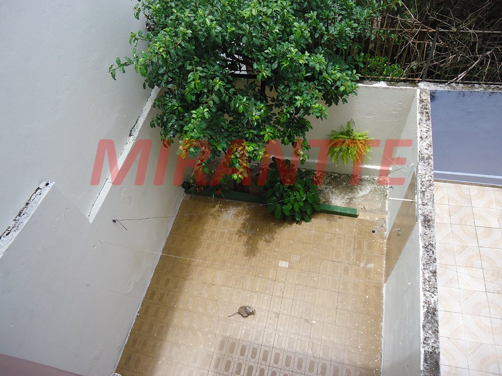 Sobrado de 227m² com 3 quartos em Santana