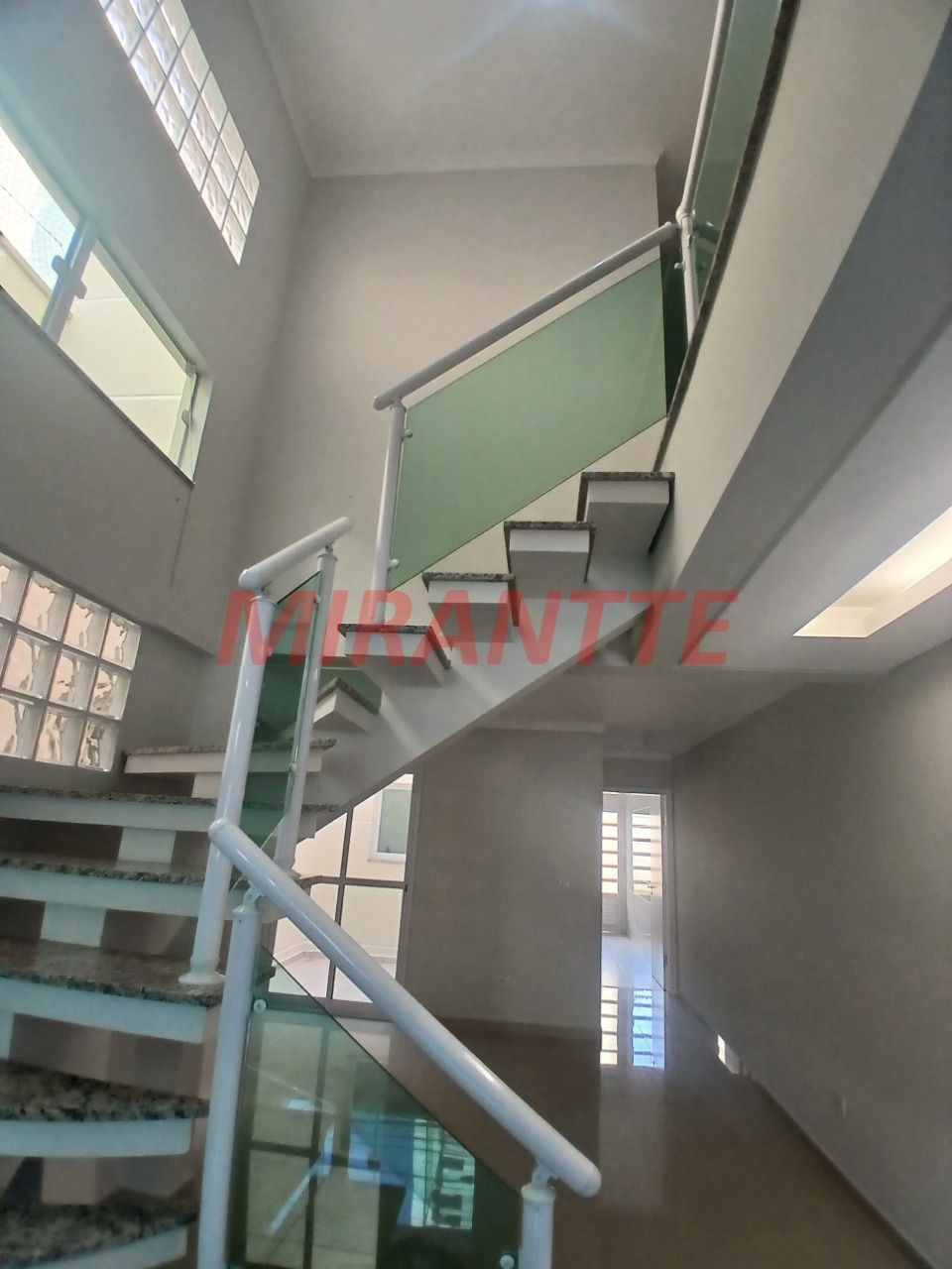 Sobrado de 160m² com 3 quartos em Santana