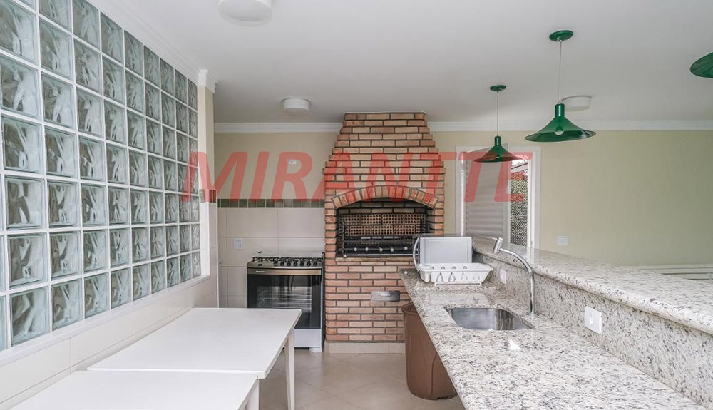 Apartamento de 74m² com 3 quartos em Água Fria