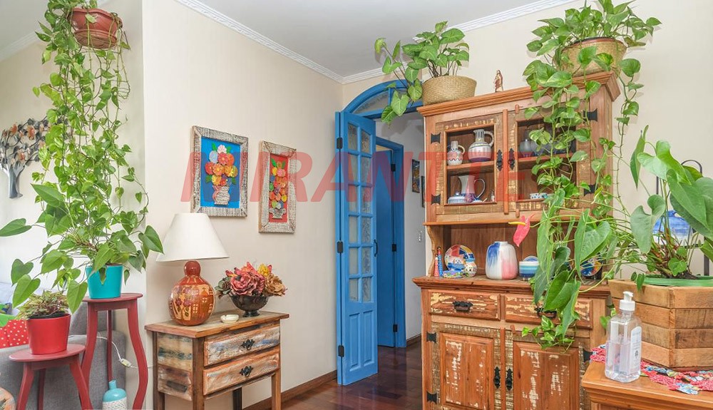 Apartamento de 74m² com 3 quartos em Água Fria