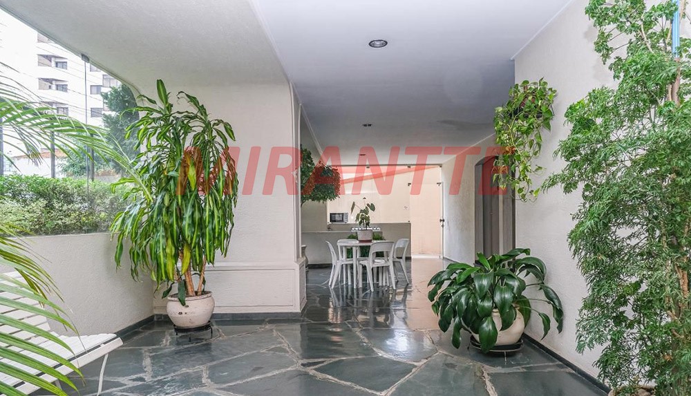 Apartamento de 74m² com 3 quartos em Água Fria