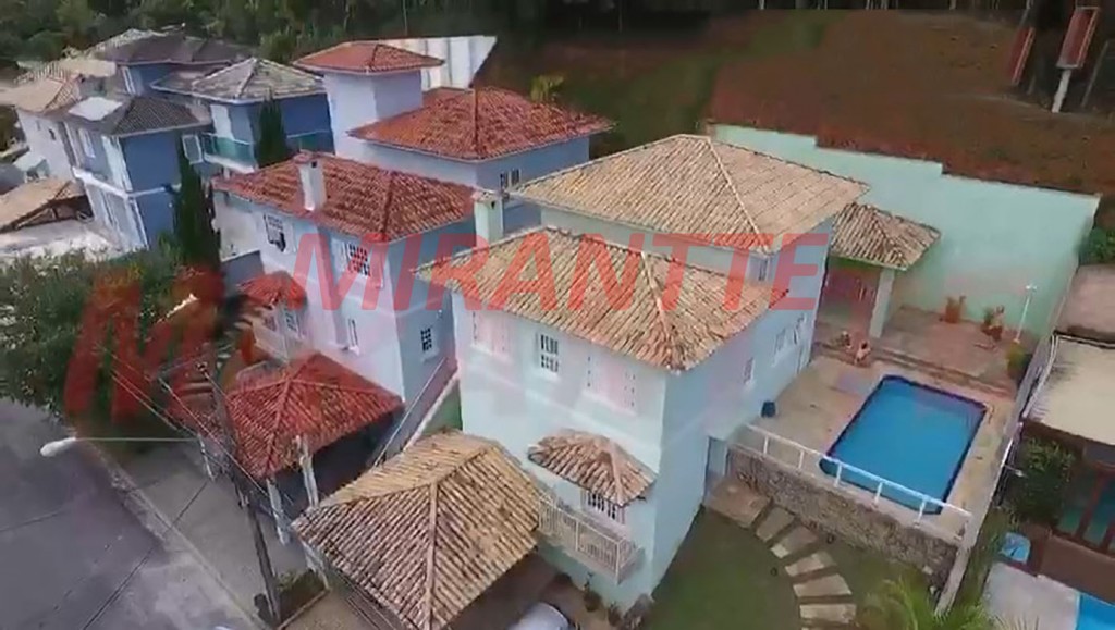 Cond. fechado de 171m² com 4 quartos em Jardim Itatinga