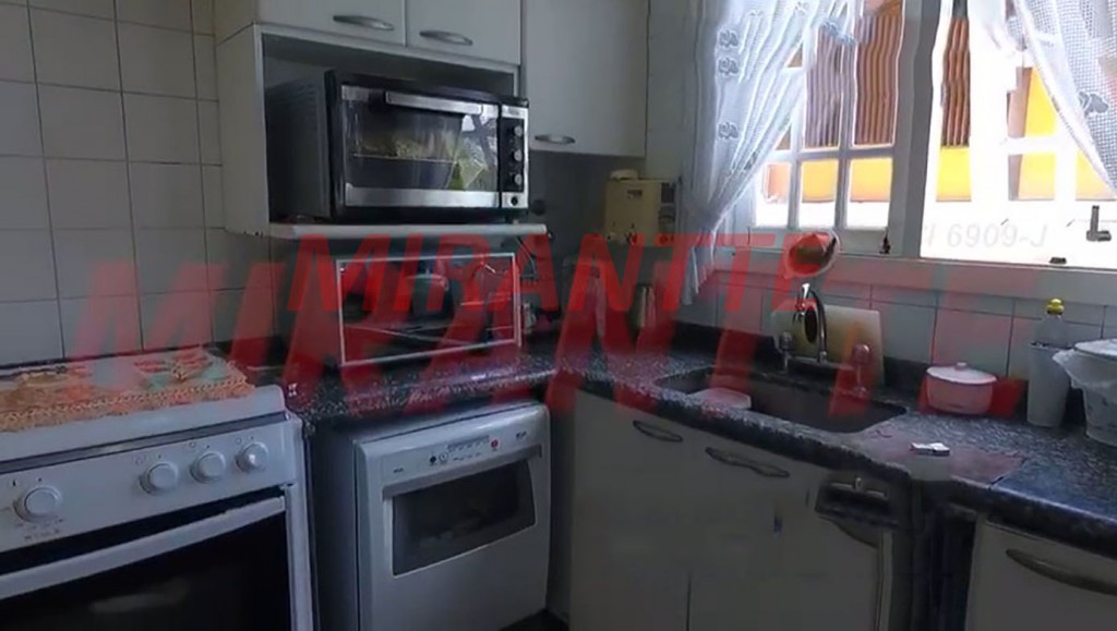 Cond. fechado de 171m² com 4 quartos em Jardim Itatinga