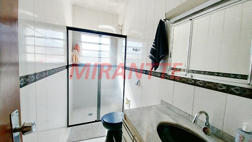 Sobrado com 3 quartos em Vila Nova Mazzei