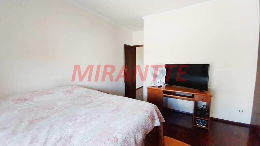 Sobrado com 3 quartos em Vila Nova Mazzei