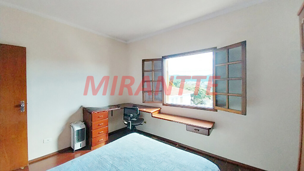 Sobrado com 3 quartos em Vila Nova Mazzei