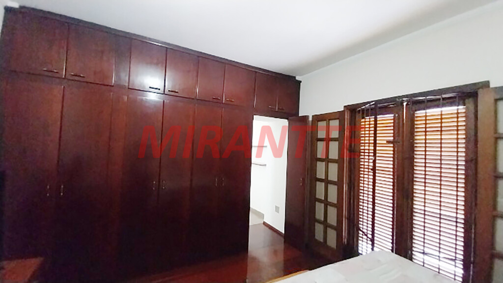 Sobrado com 3 quartos em Vila Nova Mazzei