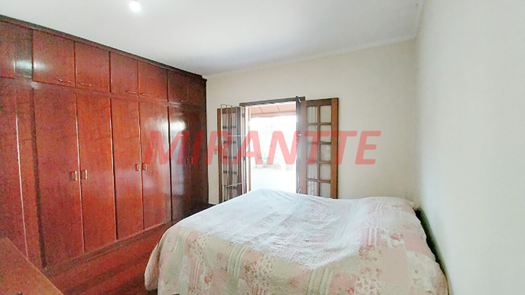 Sobrado com 3 quartos em Vila Nova Mazzei