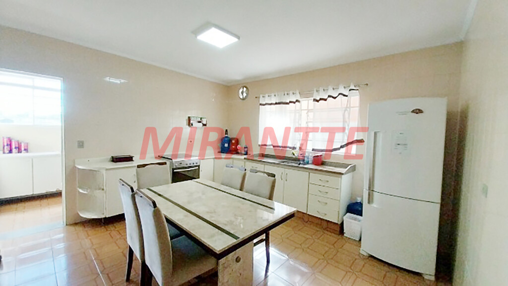 Sobrado com 3 quartos em Vila Nova Mazzei