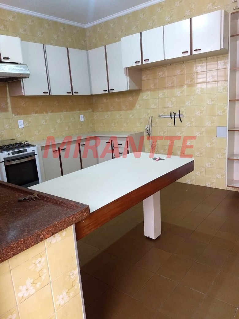 Casa terrea de 203m² com 4 quartos em Água Fria