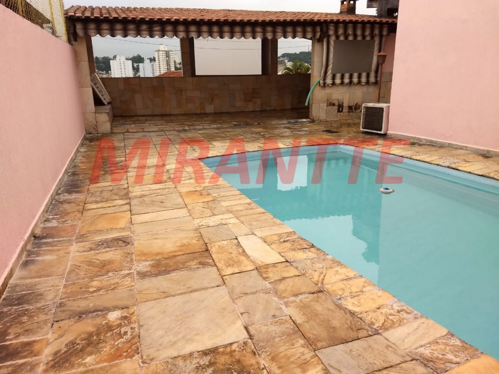 Casa terrea de 203m² com 4 quartos em Água Fria