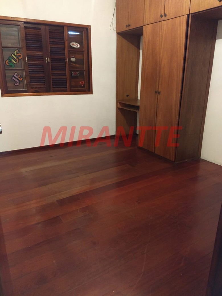 Casa terrea de 203m² com 4 quartos em Água Fria