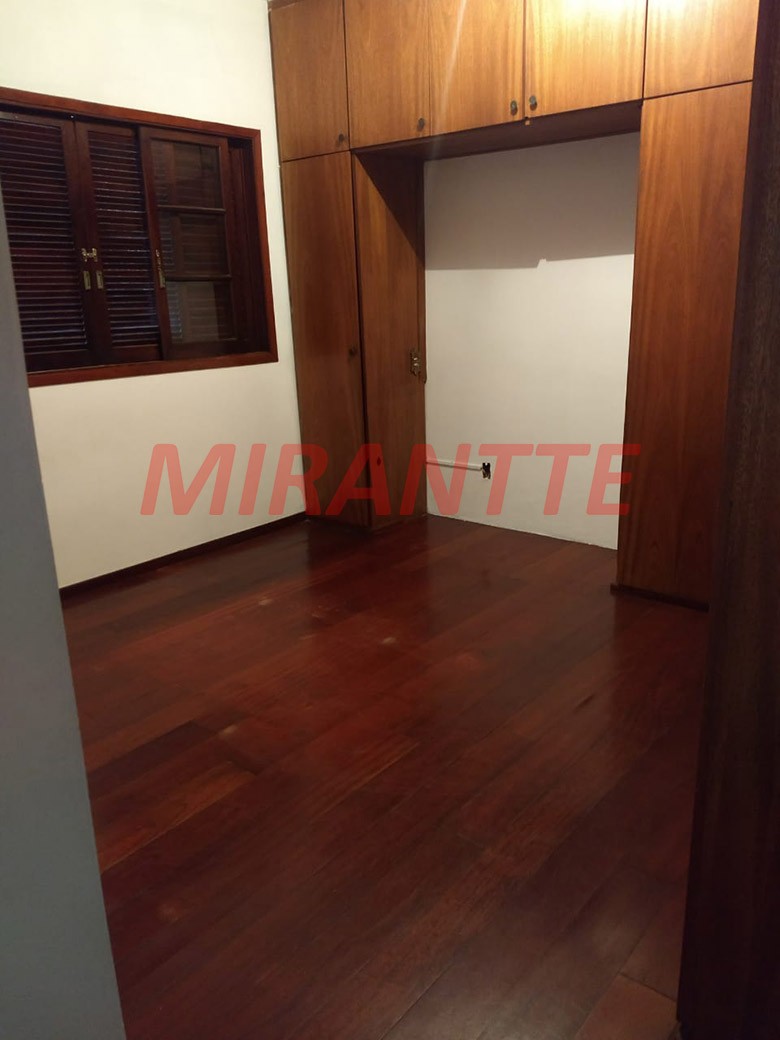 Casa terrea de 203m² com 4 quartos em Água Fria