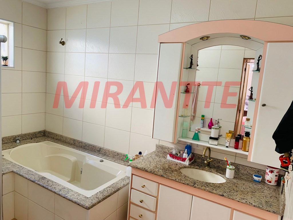 Sobrado de 277m² com 4 quartos em Jardim Kherlakian