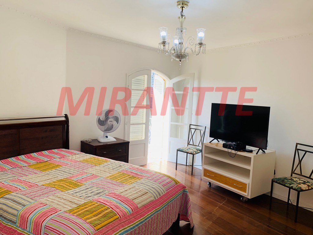 Sobrado de 277m² com 4 quartos em Jardim Kherlakian