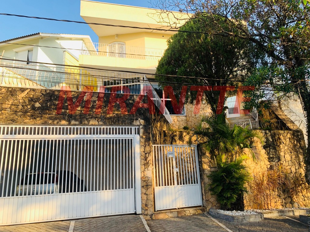 Sobrado de 277m² com 4 quartos em Jardim Kherlakian