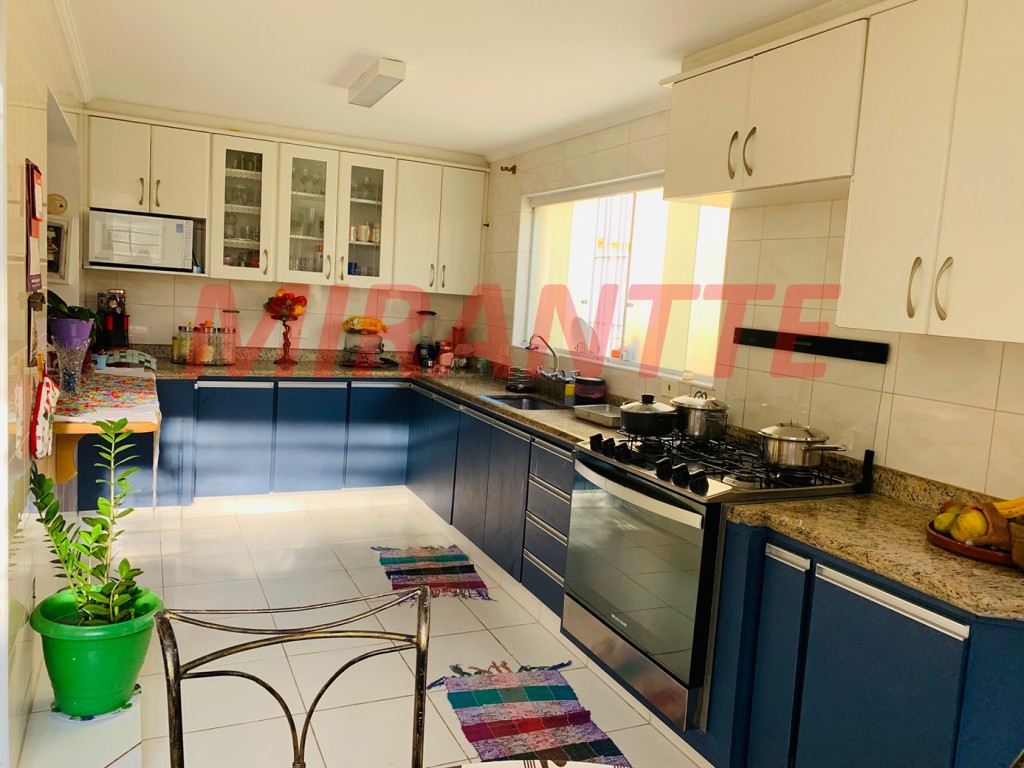 Sobrado de 277m² com 4 quartos em Jardim Kherlakian