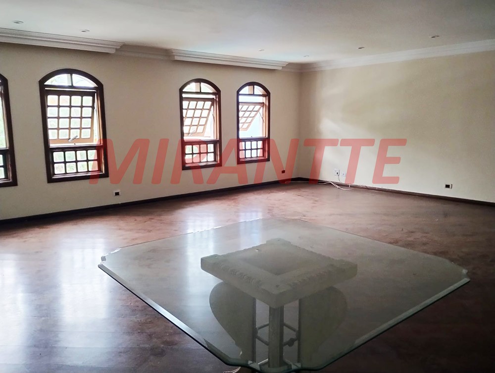 Sobrado de 200m² com 4 quartos em Tremembe
