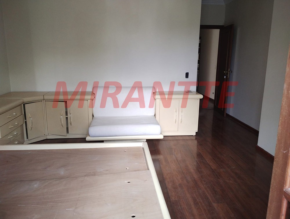 Sobrado de 200m² com 4 quartos em Tremembe